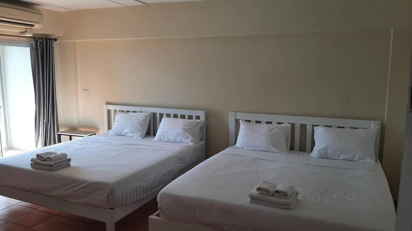 Lomsabai Apartments Bangsaen Екстериор снимка