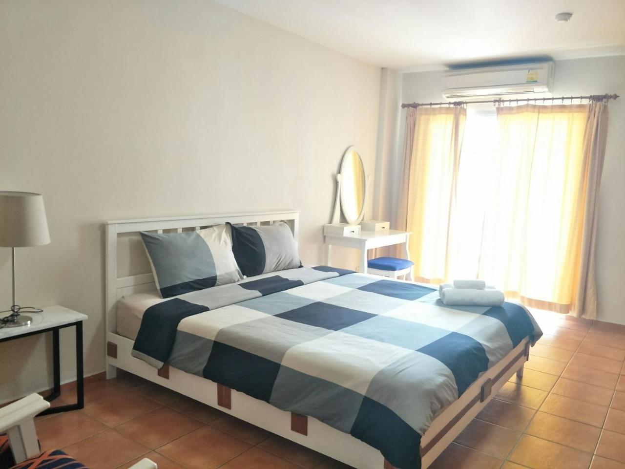 Lomsabai Apartments Bangsaen Екстериор снимка