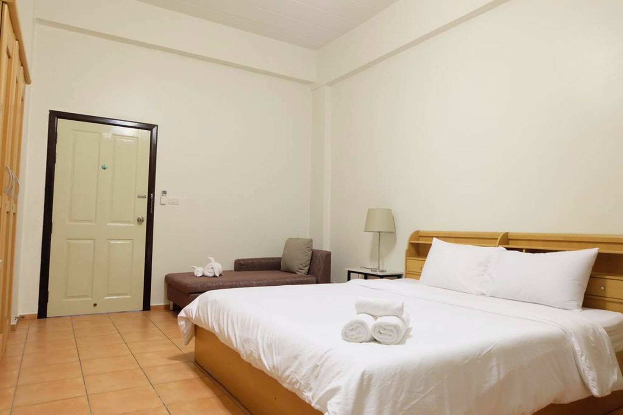 Lomsabai Apartments Bangsaen Екстериор снимка